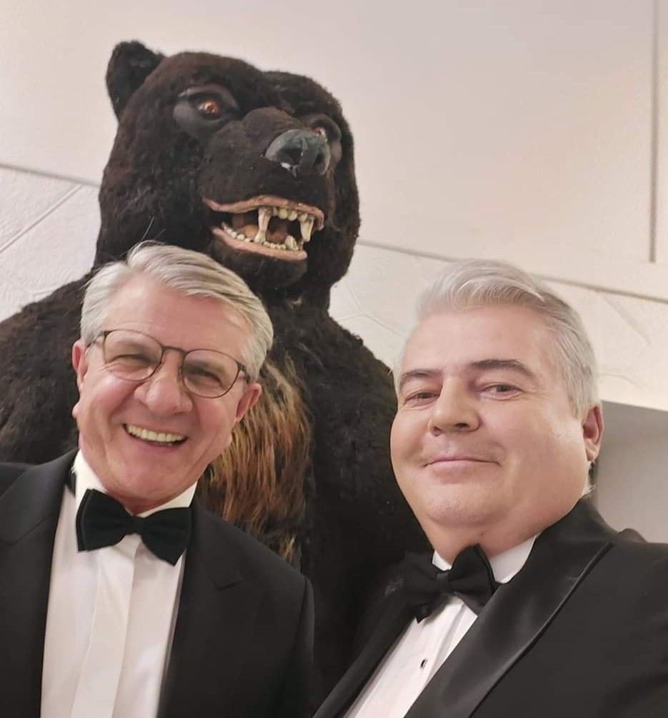 Jutro w #7Strefa o 11.00 w <a href="/polsatsport/">Polsat Sport</a> podsumujemy reprezentacyjny rok w towarzystwie Doroty Świeniewicz-Brandt i Wojciecha Drzyzgi. Gościem specjanym będzie Zygmunt Chajzer. Zapraszamy! <a href="/JakubBednaruk/">Jakub Bednaruk</a> <a href="/MichauStolfa/">Michau Stolfa</a> <a href="/MCwiertniewicz/">Marta Ćwiertniewicz</a> <a href="/BozenaPieczko/">Bożena Pieczko</a> Fotka dla przyciągnięcia uwagi😉