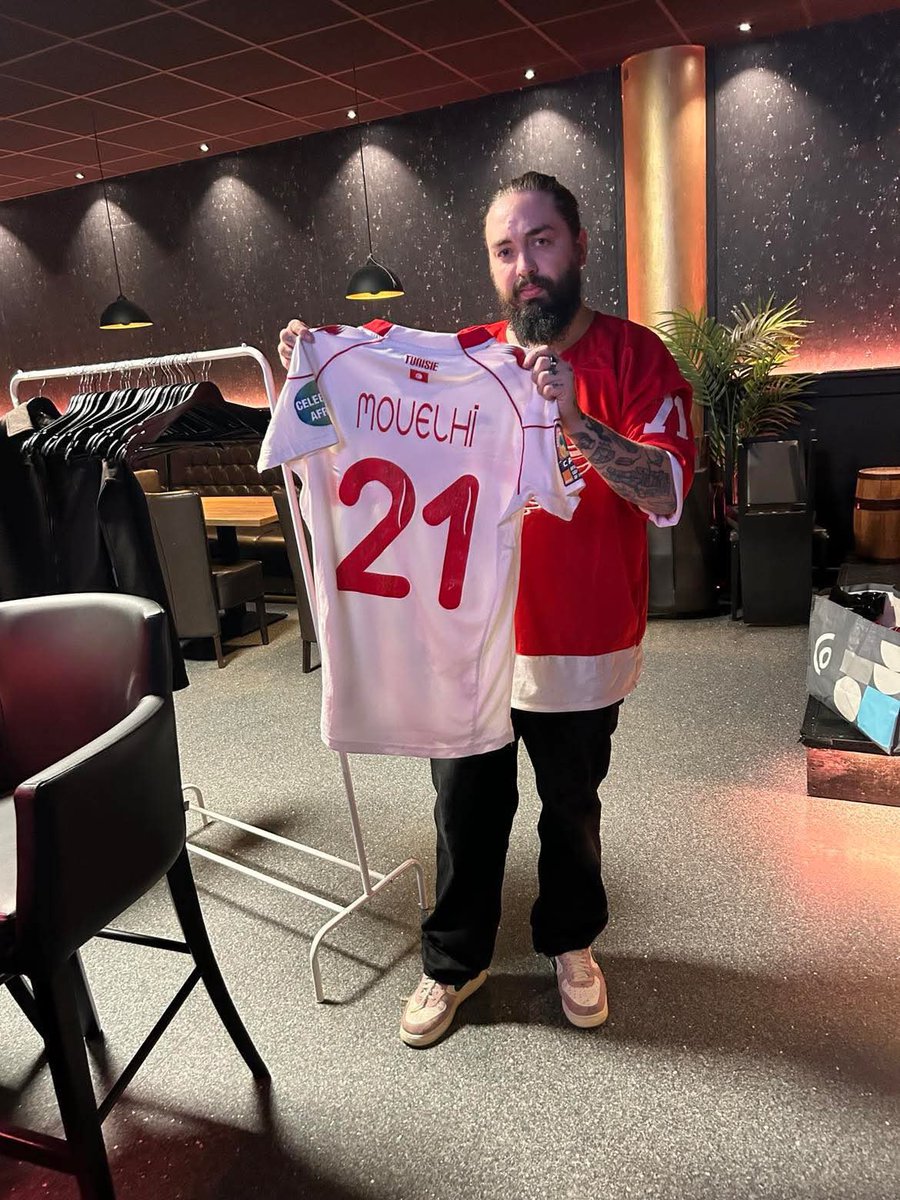 Denne er sterk <a href="/FumlerRawk/">fumlerRawk</a> <a href="/KriTiller/">Kristoffer Tiller</a> <a href="/Rebbestad/">M. Rebbestad</a> 💛🖤