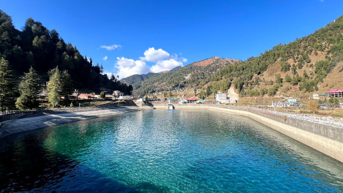 SGinIndia's tweet image. This is the gorgeous #BarotValley. Really Heaven on Earth in @GoHimachal_ . Thank you, #PSEB. 🙏🙏 HC Wong