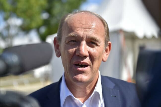 🔴 EN DIRECT
Le PS est "face à une responsabilité historique" selon le Républicain Daniel Fasquelle
l.bfmtv.com/QU9S