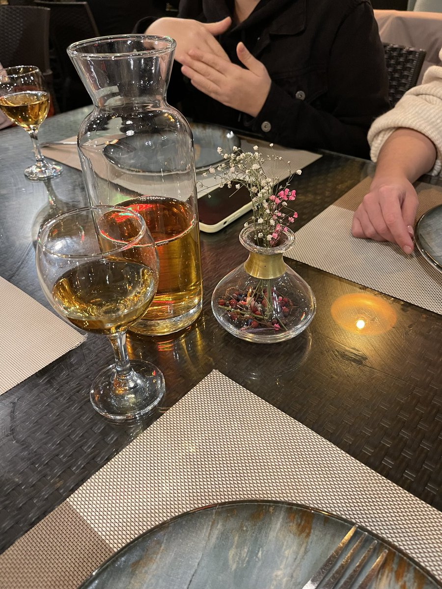 Im out for a girls night 
Send 300$ for my good time 👠