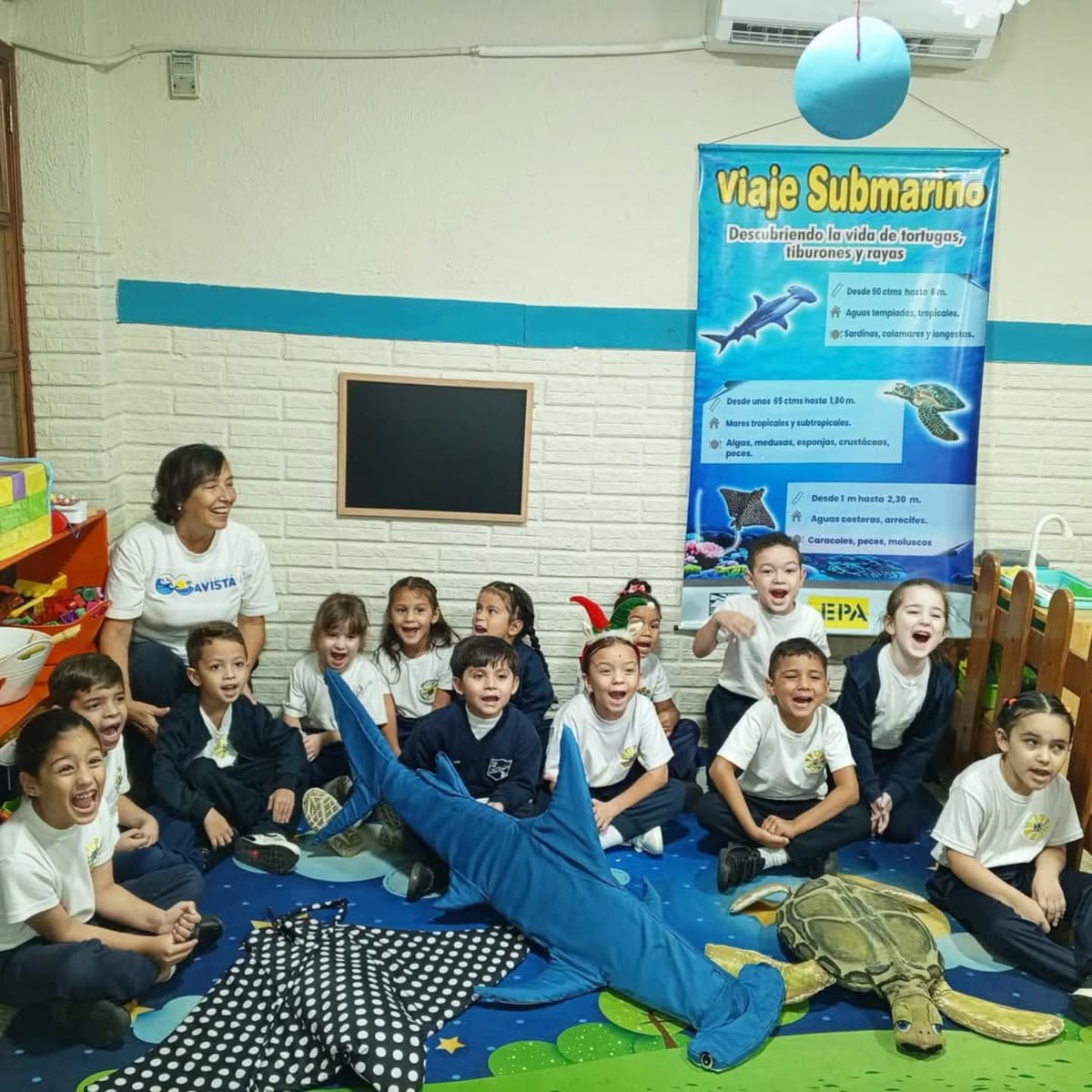 FundacionAvista's tweet photo. ¡Nuestro último Viaje Submarino de este 2024!
¡Gracias a todos por su receptividad!
En 2025 seguimos junto a @fundesus_vzla y @FerreteriaEPAVE conociendo a #tiburones #chuchos y #tortugasmarinas
👉 https://t.co/076zhMBiwX https://t.co/HZLt9m8TGq