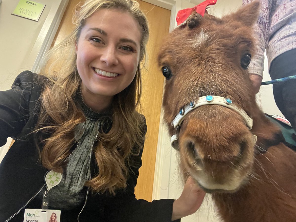 KrystianSScars's tweet image. Yesterday we had a special visit from our #therapyponies as they spread #ChristmasCheer 

#FeeltheDifference
#monhealth
#SingLoudForAllToHear