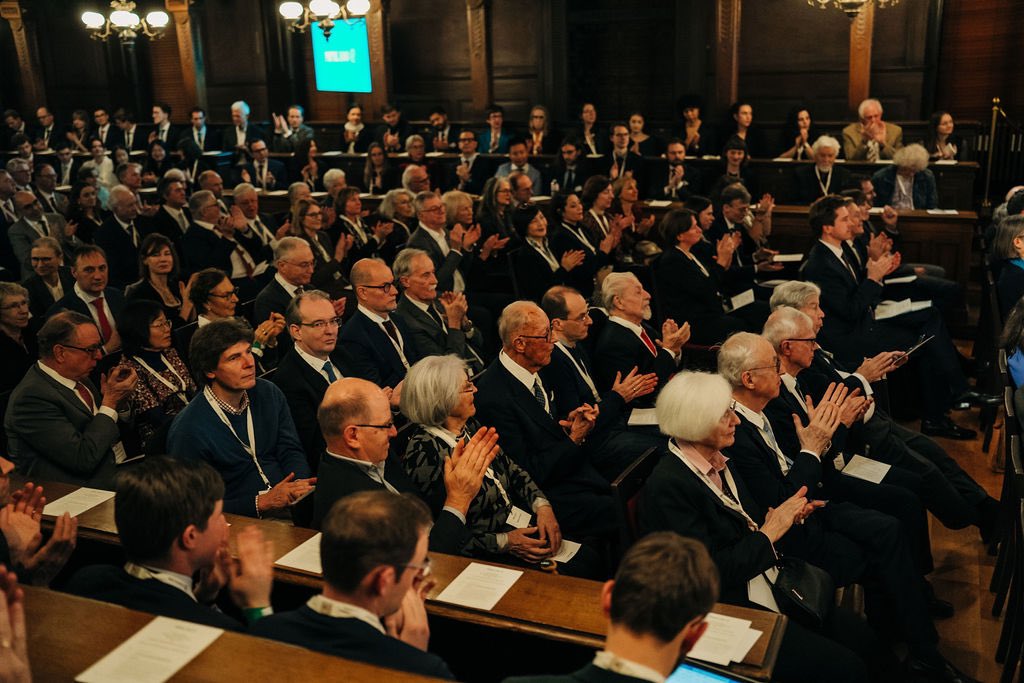 Patrick Cramer (@mpgpresident) on Twitter photo Gestern feierte das <a href="/MPILheidelberg/">MPIL Heidelberg</a> sein 100-jähriges Bestehen. Mit globaler Relevanz & Grundlagenforschung prägt das MPIL unser Verständnis von Recht & bietet Orientierung in einer Welt im Wandel. Herzlichen Glückwunsch! Auf 100 weitere Jahre Forschung!📸 Niko da Silva Neithardt Gestern feierte das <a href="/MPILheidelberg/">MPIL Heidelberg</a> sein 100-jähriges Bestehen. Mit globaler Relevanz & Grundlagenforschung prägt das MPIL unser Verständnis von Recht & bietet Orientierung in einer Welt im Wandel. Herzlichen Glückwunsch! Auf 100 weitere Jahre Forschung!📸 Niko da Silva Neithardt