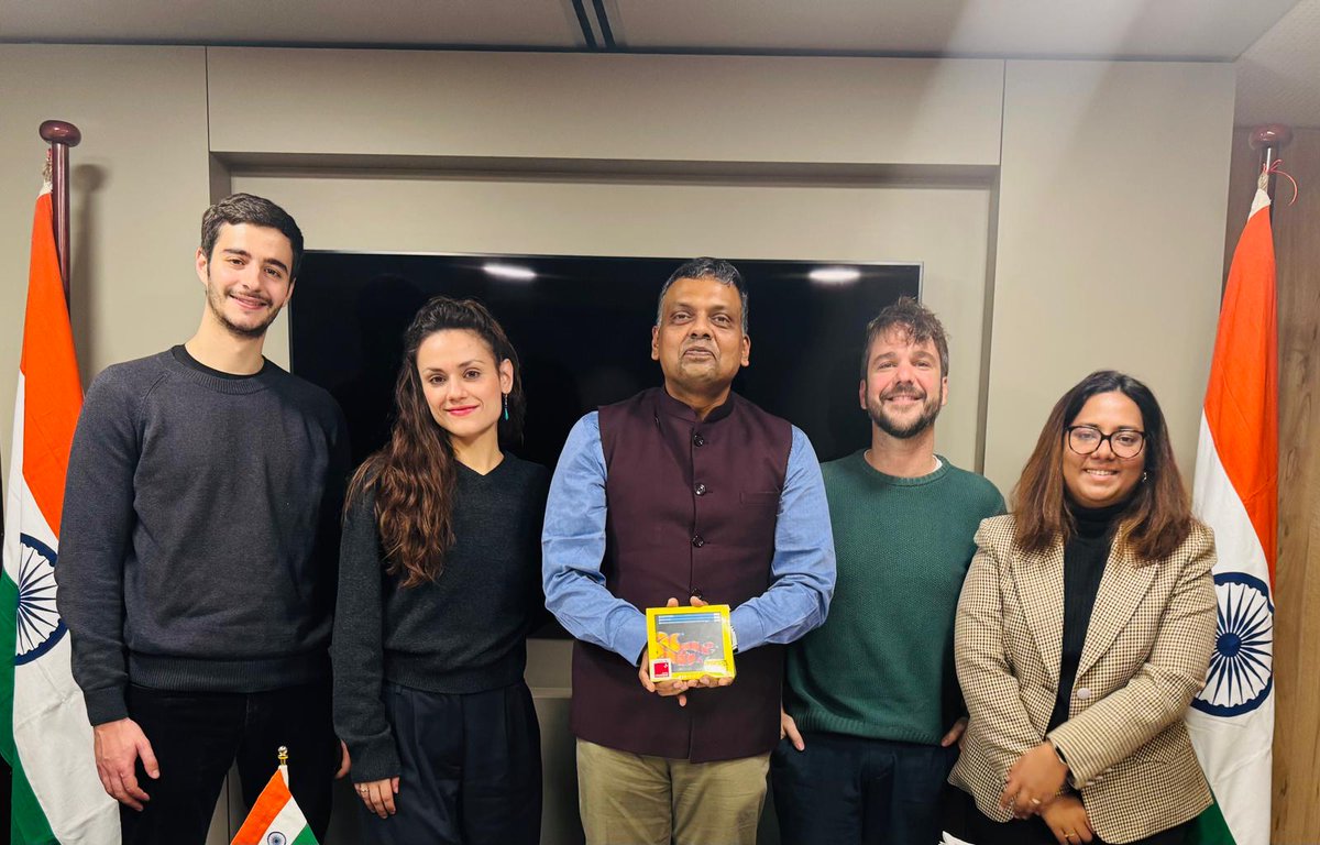 India in Barcelona (@cgibarcelona) on Twitter photo CG <a href="/inbasekars/">inbasekar.s</a> met with <a href="/cantoriamusic/">Cantoría</a>, specialists in 16th-century Spanish music. CG discussed ICCR programs & highlighted diverse Indian art forms, inviting them to explore India as a destination for their next performance.<a href="/MEAIndia/">Randhir Jaiswal</a> <a href="/iccr_hq/">ICCR</a> <a href="/IndiainSpain/">India in Spain</a> CG <a href="/inbasekars/">inbasekar.s</a> met with <a href="/cantoriamusic/">Cantoría</a>, specialists in 16th-century Spanish music. CG discussed ICCR programs & highlighted diverse Indian art forms, inviting them to explore India as a destination for their next performance.<a href="/MEAIndia/">Randhir Jaiswal</a> <a href="/iccr_hq/">ICCR</a> <a href="/IndiainSpain/">India in Spain</a>