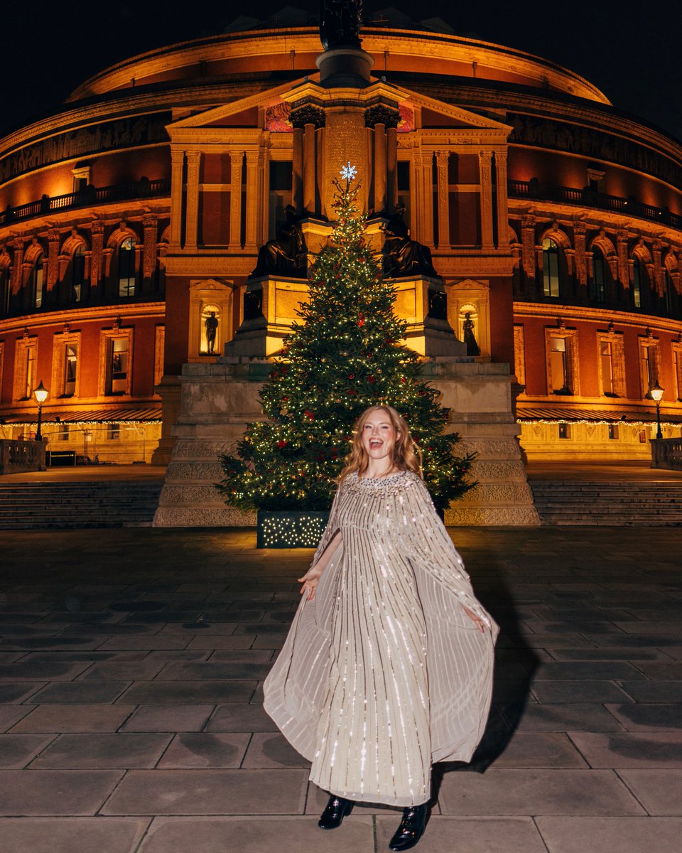 Freya Ridings tweet media