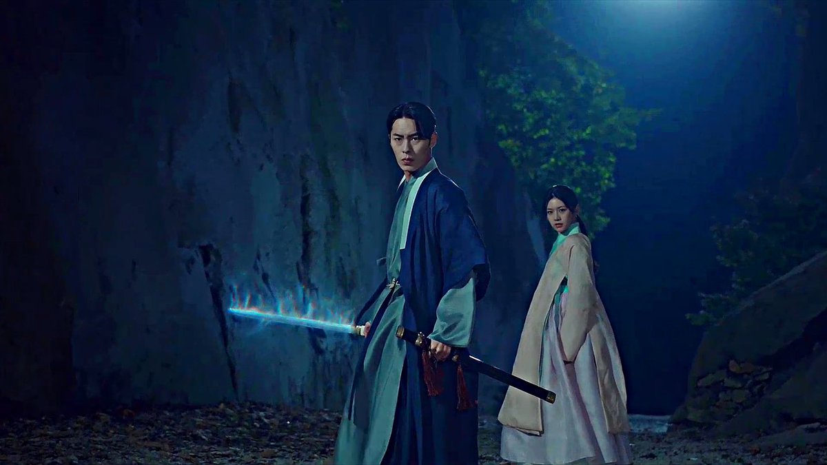 VoiceOfChahat's tweet image. #AlchemyOfSoulsLightAndShadow 
#LeeJaeWook #GoYounJung 

First part was better then this one and I said what I said 😌