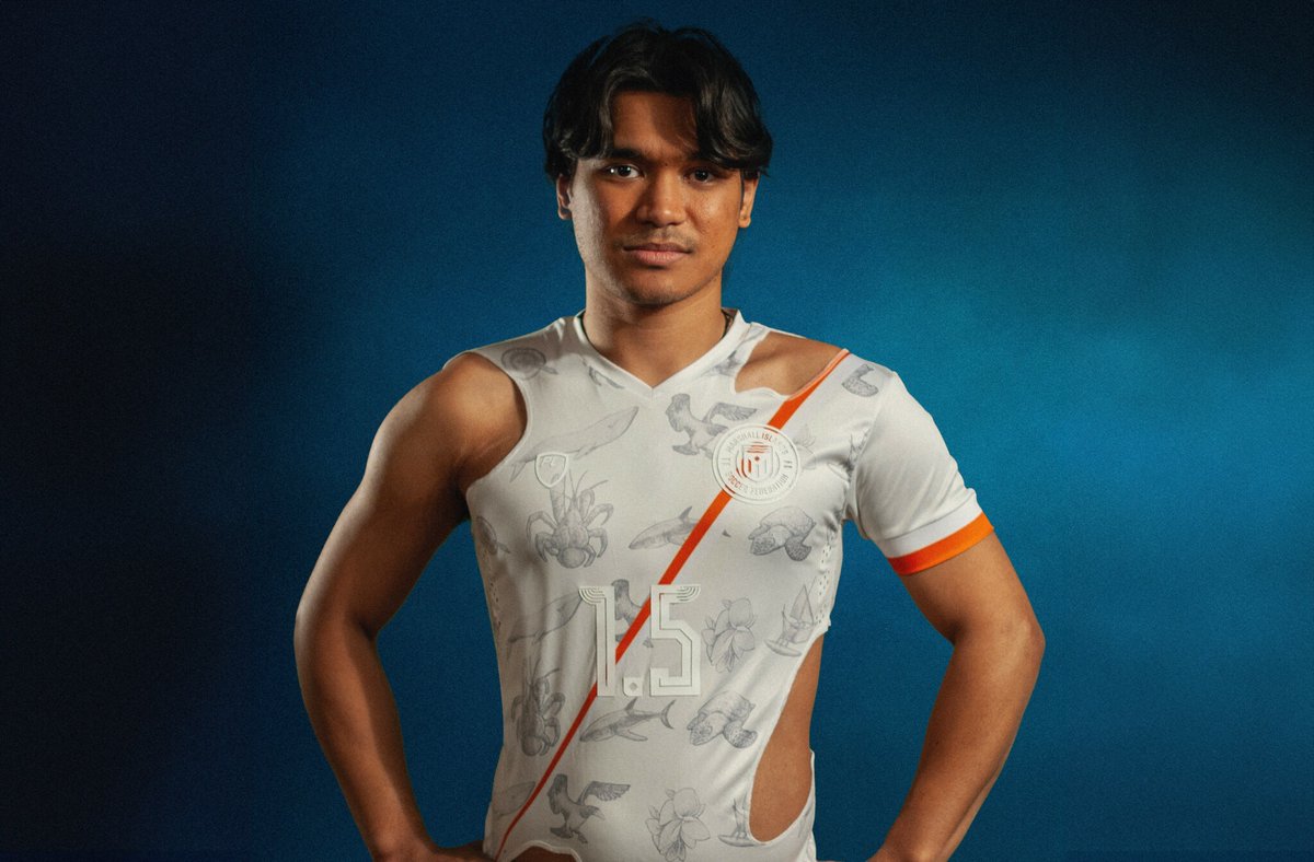 Le Parisien (@le_parisien) on Twitter photo Football : l’inédit maillot « sans domicile » des Îles Marshall pour alerter contre la montée des eaux
➡️ l.leparisien.fr/gtSA Football : l’inédit maillot « sans domicile » des Îles Marshall pour alerter contre la montée des eaux
➡️ l.leparisien.fr/gtSA