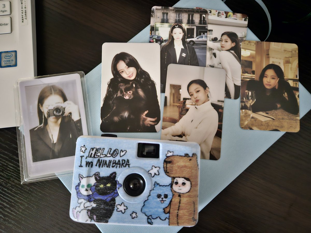 liliesrubies's tweet photo. wtb lfs jennie membership kit photocard set only.
no to tingi. no to overpriced pls. strictly buying as set only. just shooting my shot baka may nagsesell pa. nahuli eh 🤧
pa reply/dm offer or kung may kakilala. Thanks!
#jennie #membershipkit #blackpink https://t.co/4wn2Fm4MDO