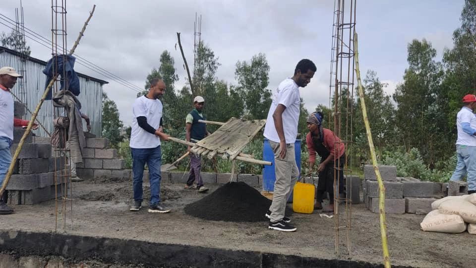 SolidaridadECA's tweet photo. Solar-powered milk coolers are transforming dairy farming in Ethiopia!  Solidaridad installed 500L cooling systems in Oromia, boosting sustainability &amp; livelihoods. Together, let's champion #ClimateSmart solutions! 🐄#Dairy #ChangeThatMatters https://t.co/ZBJtZ0V9Lj