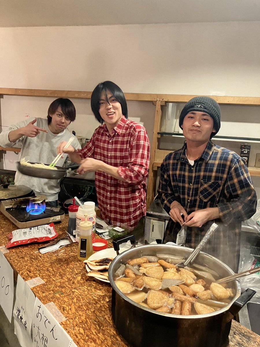 グローリー3階にて、food
・潜水亭［おでん］
・ナノうどん
絶賛販売中です！！