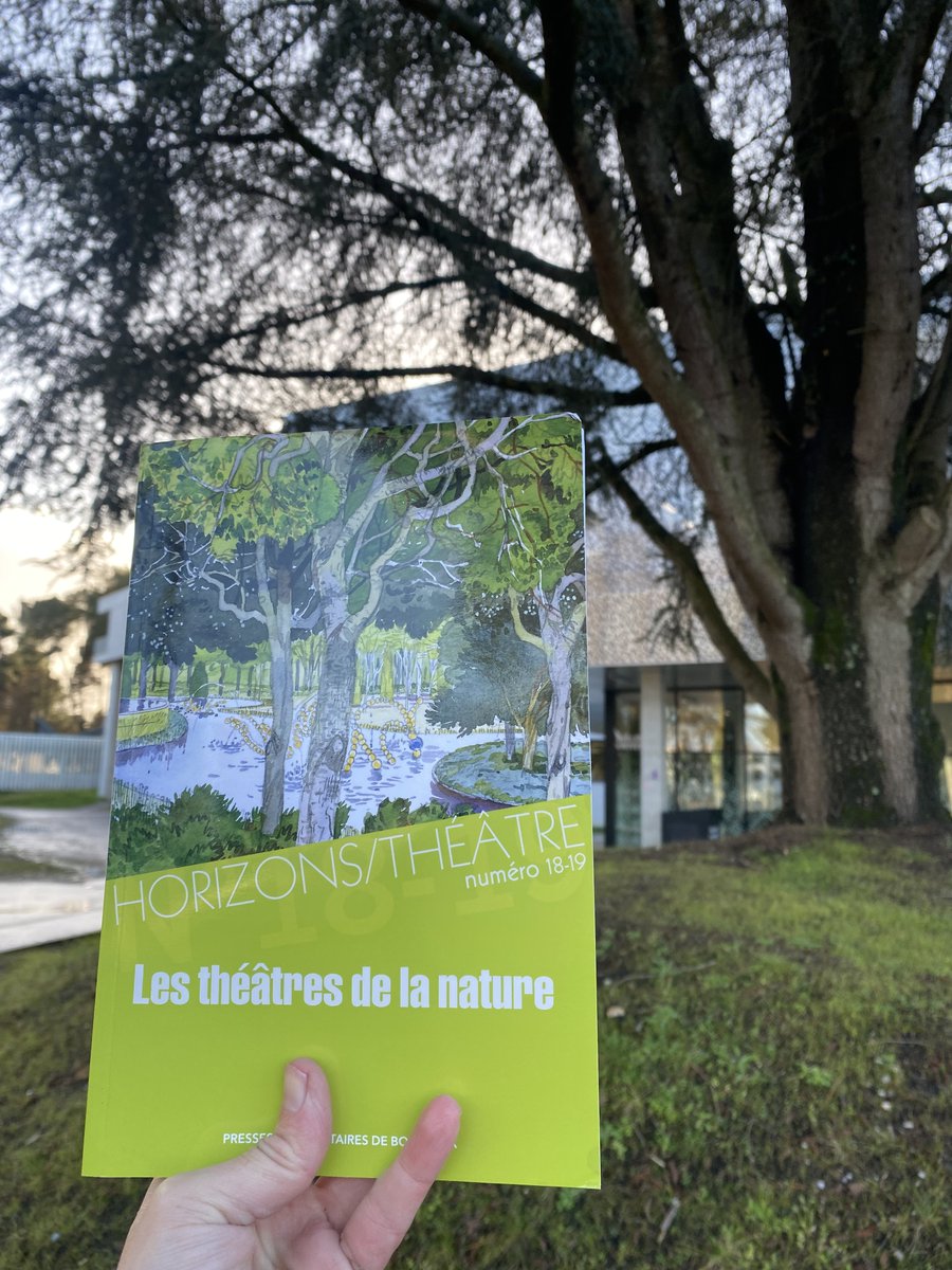 PressesUnivBordeaux (@pressesunivbdx) on Twitter photo Que lit-on pendant les vacances ? Des livres des <a href="/PressesUnivBdx/">PressesUnivBordeaux</a> bien entendu 😉
Le dernier numéro de la revue Horizons/Théâtre vient de paraître! Il dépeint un panorama de la diversité des créations passées et présentes en plein air, parfois dans des espaces insolites... Que lit-on pendant les vacances ? Des livres des <a href="/PressesUnivBdx/">PressesUnivBordeaux</a> bien entendu 😉
Le dernier numéro de la revue Horizons/Théâtre vient de paraître! Il dépeint un panorama de la diversité des créations passées et présentes en plein air, parfois dans des espaces insolites...