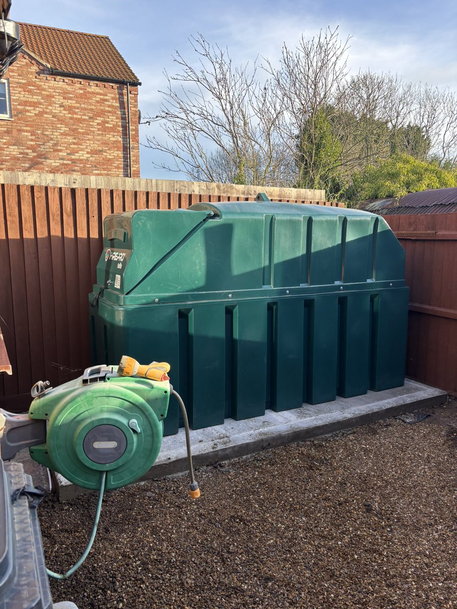 MJPSupplies's tweet photo. Last tank installation before Christmas we managed to squeeze this @TuffaTanks fire pro into a very small garden.
If you require a new oil tank call us on 07702293727 we offer free advice and quotes #tuffaoiltanks #oiltankinstallations #tankinstallers https://t.co/gI6eoBzU28