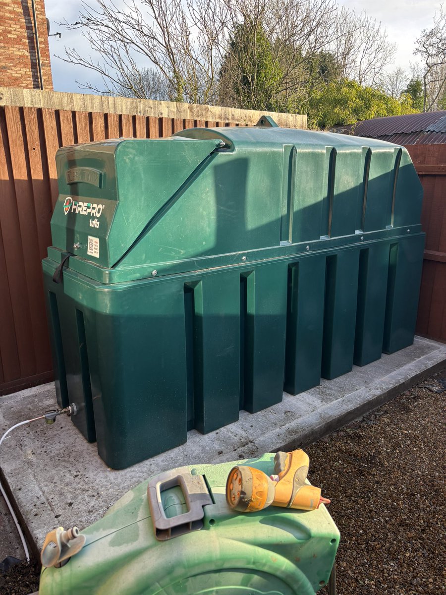 MJPSupplies's tweet photo. Last tank installation before Christmas we managed to squeeze this @TuffaTanks fire pro into a very small garden.
If you require a new oil tank call us on 07702293727 we offer free advice and quotes #tuffaoiltanks #oiltankinstallations #tankinstallers https://t.co/gI6eoBzU28