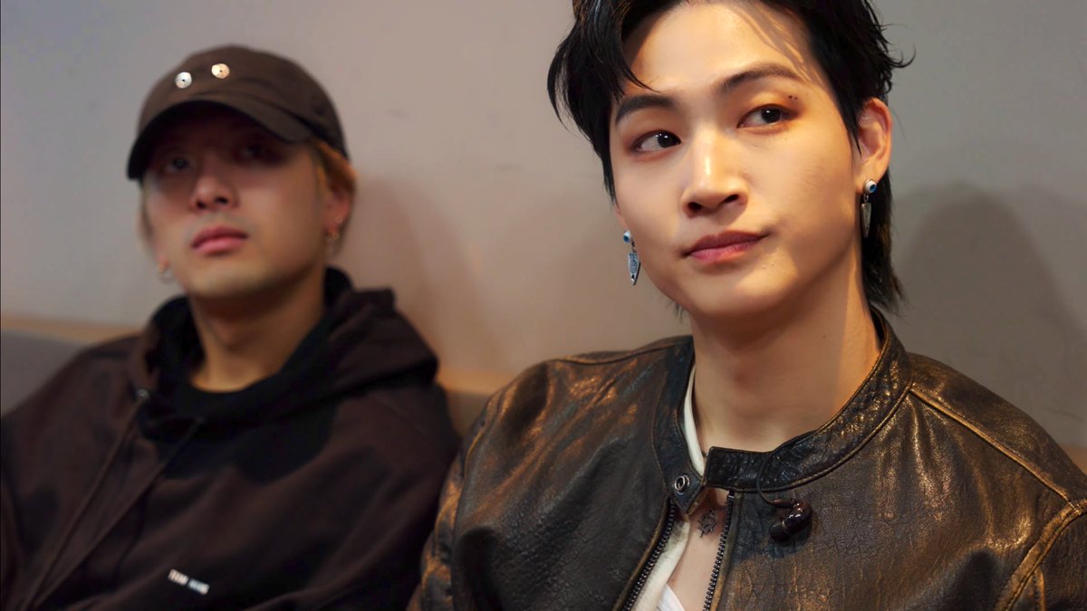 jayblooks's tweet photo. jaebeom with the vitamin of his life jackson 🥹 https://t.co/HI4irB2ewP