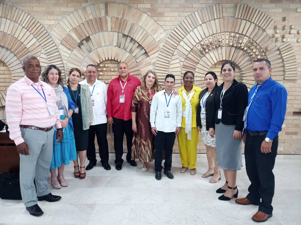 Hoy 20 de diciembre tercera jornada del Cuarto Período Ordinario de Sesiones de la <a href="/AsambleaCuba/">Asamblea Nacional Cuba</a>  del #PoderPopular, en su X Legislatura
Diputados de #SanctiSpíritusEnMarcha  listos! #ConLaFuerzaDeLaUnidad #CubaLegisla <a href="/DiazCanelB/">Miguel Díaz-Canel Bermúdez</a> .