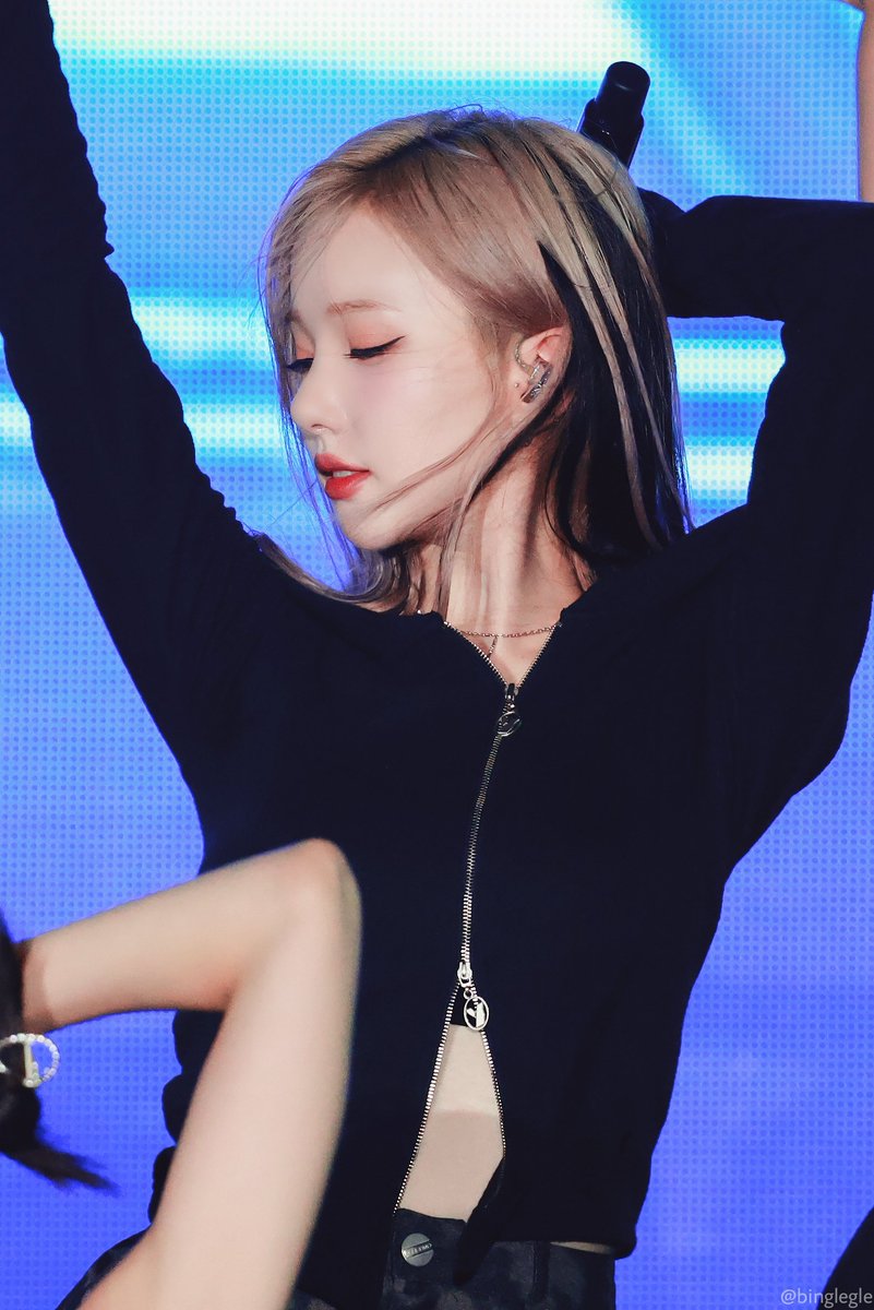 binglegle's tweet photo. 241018
#비비지 #VIVIZ #은하 https://t.co/86iGUqVP4o