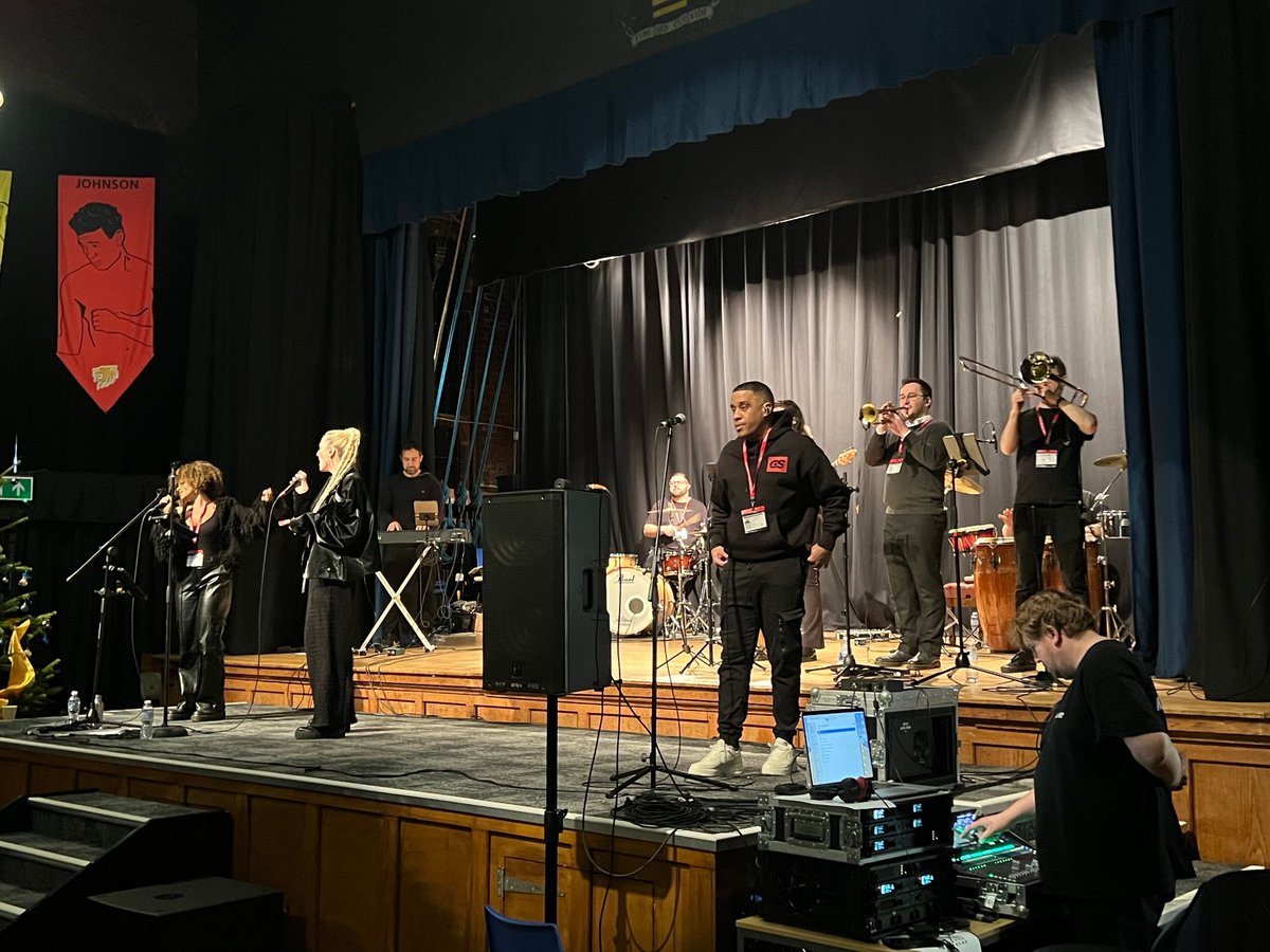 William Hulme's Grammar School tweet media