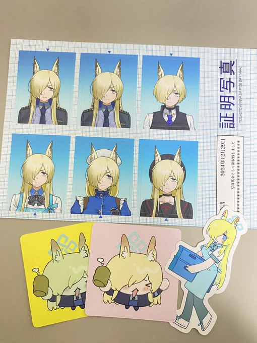 シール類
証明写真風シールはヘイロー描き忘れちゃってますが、当日はヘイロー描いてあるやつ持っていきます 