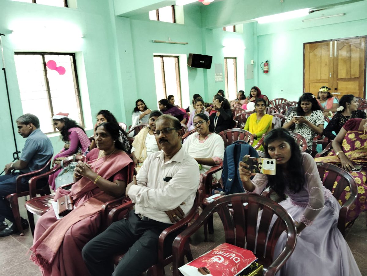 TamilScott's tweet photo. 19-12-2024 அன்று ஸ்காட் கிறிஸ்தவக் கல்லூரியின் தமிழ்த் துறையின் சார்பில் கிறிஸ்மஸ் விழா நடைபெற்றது. சிறப்பு விருந்தினராக மேனாள் தமிழ்த் துறைத் தலைவர் முனைவர் ஜி.ஐசக் அருள்தாஸ் அவர்கள் கலந்து கொண்டார்கள்.மாணவர்களின் கலை நிகழ்ச்சிகள் நடைபெற்றன. ஆசிரியர்கள் மாணவர்கள் கலந்து கொண்டனர் https://t.co/1GDHzQ1D8N