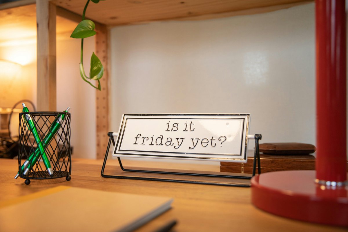 SocialSMktg's tweet image. Is it Good Friday already? You bet it is! 🎉 Time to reflect, unwind, and embrace the holiday spirit. 🎄

Wishing you a peaceful and joyful weekend ahead! 🌟

➡️socialsuccessmarketing.com

#GoodFriday #socialsellingb2b #b2bsolutions