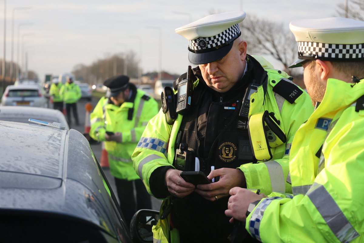 MerseysidePCC's tweet image. My Christmas e-newsletter is out now! 🎄

This month's edition features:

🔶a spotlight on the work to #TakeAction against Violence against Women and Girls
❌None for the road - @merseypolice's crackdown on drink and drug driving 
⚽️Our #SheInspires programme on tour
📔The…