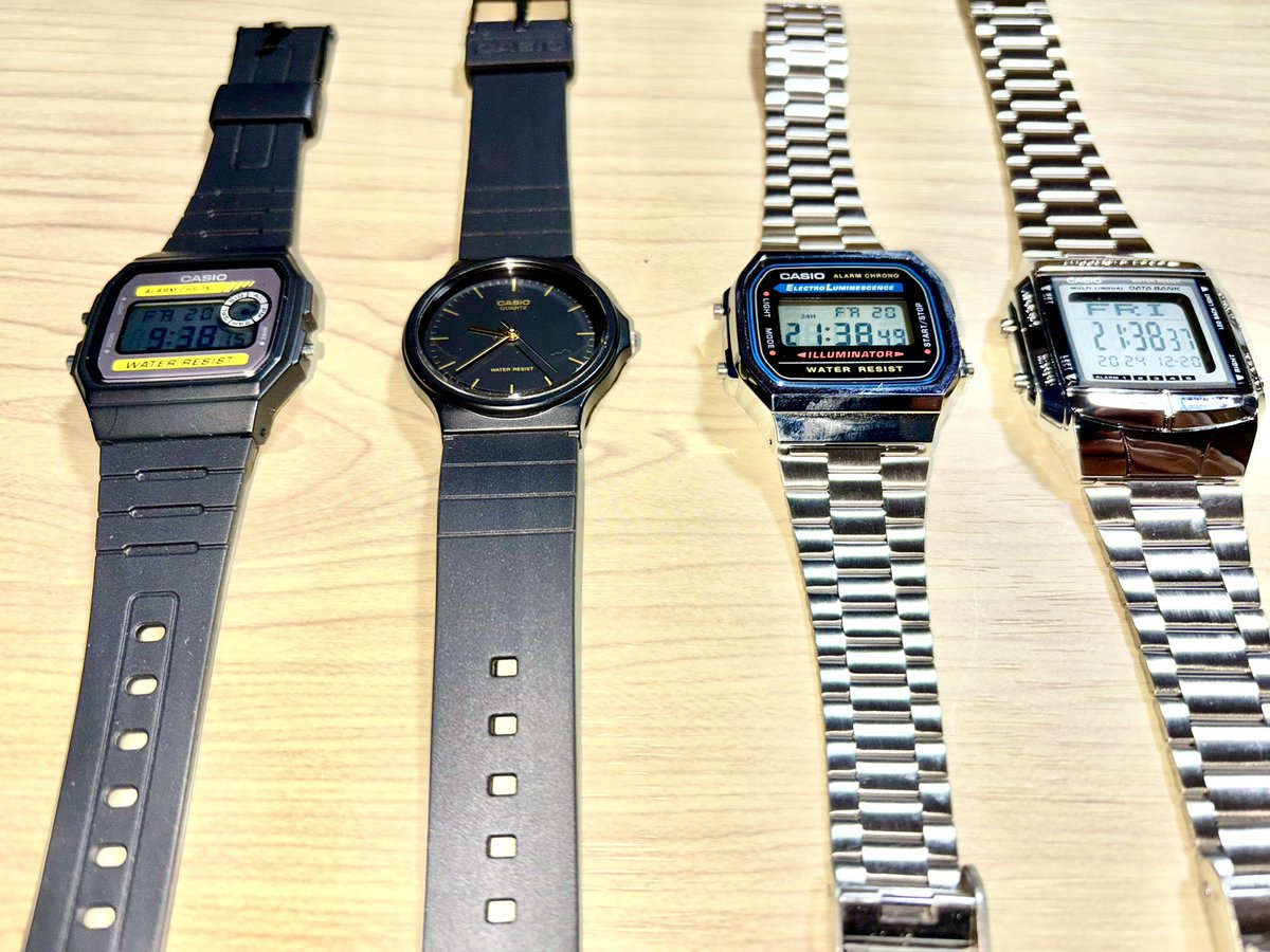 hashimotogyosyo's tweet photo. 今月、気づけばチプカシ4本買ってました。軽いし楽だしアップルウォッチすら重く感じる。
ダサカワイイ😀 https://t.co/BxmmNVcS1n