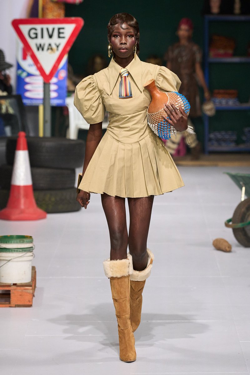 dearvotion's tweet photo. Love the proportion of this Tolu Coker dress. https://t.co/KZLm3f4rVt