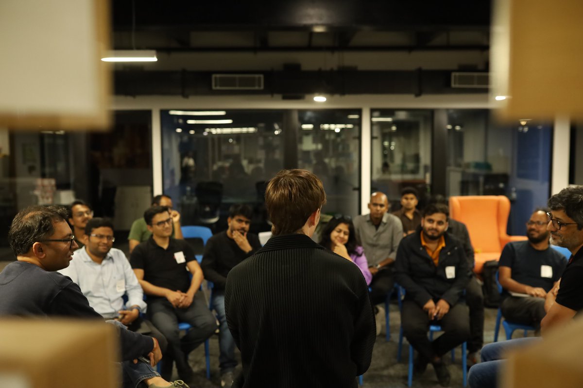 pavithran_pc's tweet photo. @IndianVCs and @Stellaris_VP hosted @simonlast, co-founder of @NotionHQ, yesterday evening where we discussed everything AI with amazing founders building cutting-edge AI products. Thanks to all the incredible founders who joined us for this session! https://t.co/uZRBHYPRA3