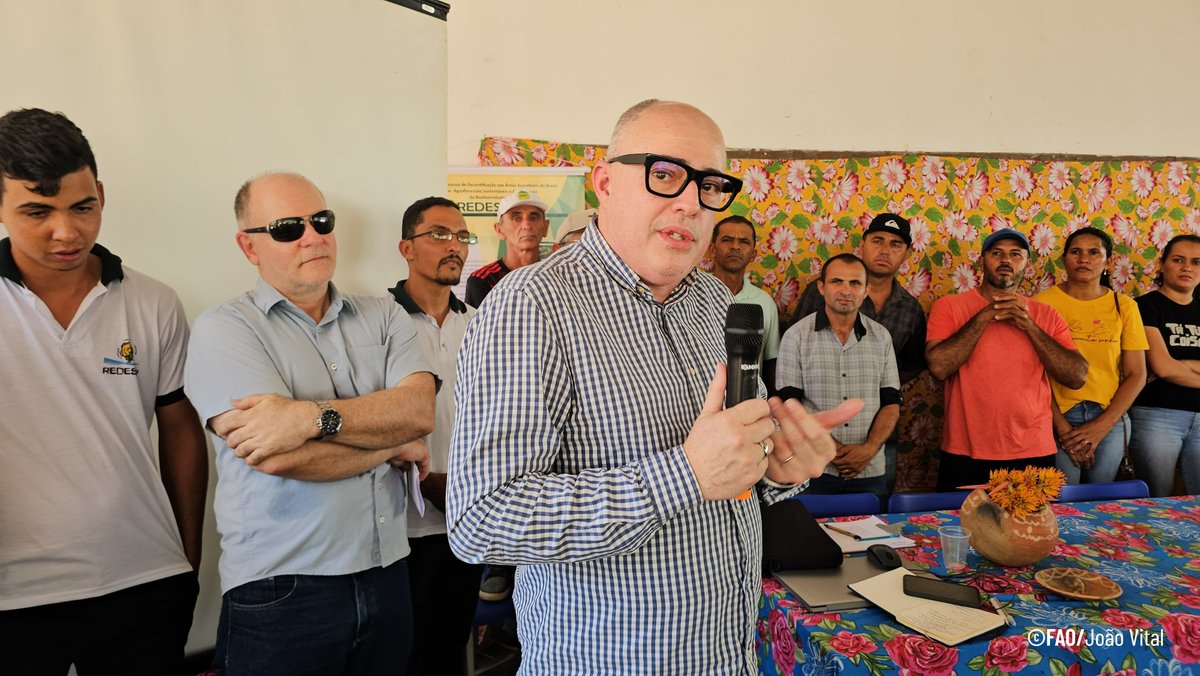 FAOBrasil's tweet photo. "Transformamos a Caatinga em um laboratório de inovação e fortalecemos o capital social", destaca Manoel Timbó (FAO). Além disso, as comunidades de fundo de pasto estão no caminho para o reconhecimento como Patrimônio Agrícola Mundial (SIPAM). 🌍

Conheça: https://t.co/kYKhRsxPm7 https://t.co/qq6p8dhzis