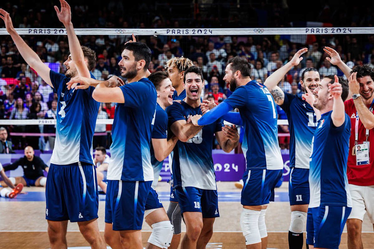 VolleyActu's tweet photo. 📊 D’après l’ARCOM, le Français moyen a regardé un total de 40 minutes de volley aux Jeux Olympiques de Paris, contre 8 minutes lors des Jeux Olympiques de Londres en 2012.

📸 @volleyballworld https://t.co/us6ir9Mdcx