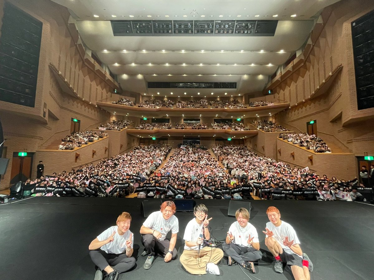 kawasaki_takaya's tweet photo. 岩手県は盛岡市民文化ホールにてセミファイナル、最高潮でした！！！！

自分でも笑っちゃうほどの大歓声でびっくりしたよ！！！

凄かった、凄まじかった、ありがとう。

次に会える日まで、頑張ろうね。
俺も頑張る。また遊ぼう、必ず。 https://t.co/o2DjGCIdJZ
