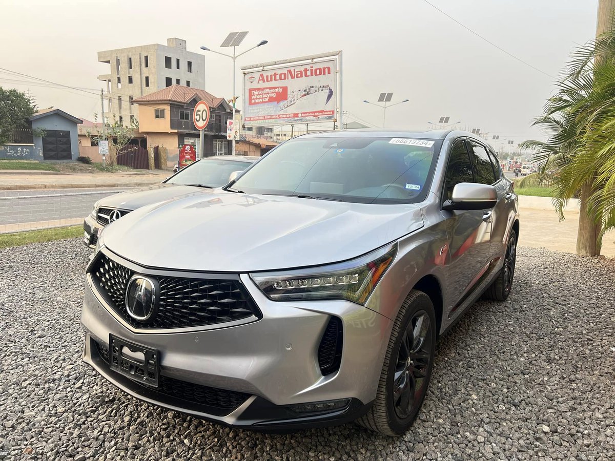 AutonationGhana's tweet photo. A client gifted her husband his dream car this festive season🎊. At AutoNation Ghana Limited, we help make your car dreams come true, from luxury rides to SUVs we've got you covered. Visit us or call 0247116494 and drive your dream home! 🚗✨ #autonation #christmas2024 #newyear https://t.co/sqPaR7yvsd