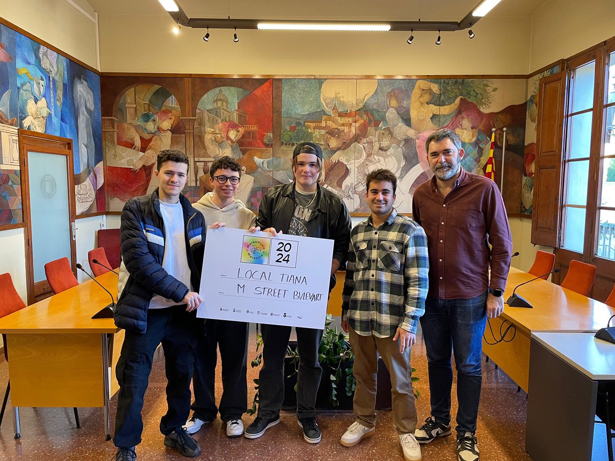 Aj_Tiana's tweet photo. Avui hem lliurat el premi local del Maresmusic 2024 als M Street Bulevart.
El premi, un concert a #Tiana remunerat amb 600 €. 
Enhorabona! https://t.co/ad9Q24AtLT