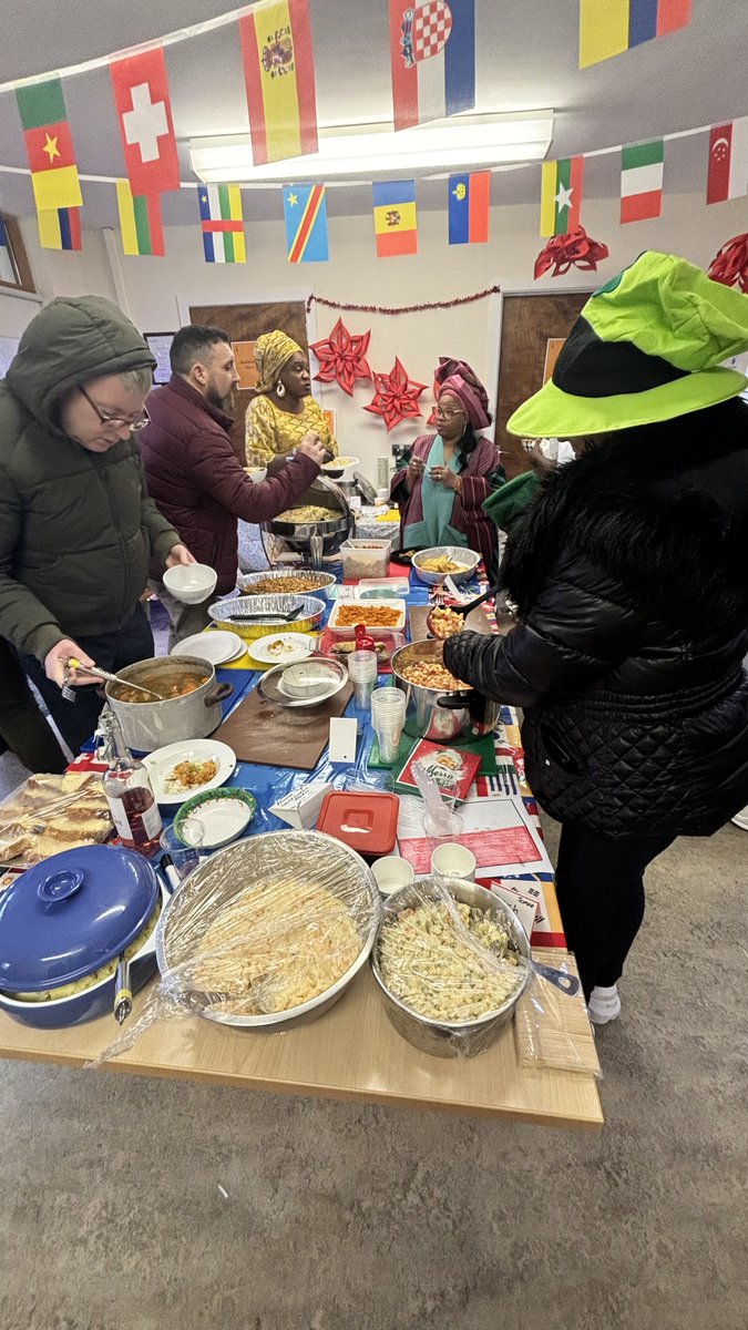 InspireWBGroup's tweet image. Our Dunfirth service in Enfield had an amazing multicultural day recently where they enjoyed music and lots of different food from around the world 🍲🌮
The day was capped off with a party to celebrate Inspire's 65th 🎉
A beautiful day was had by all ☺️
#TeamInspire #Inspire65