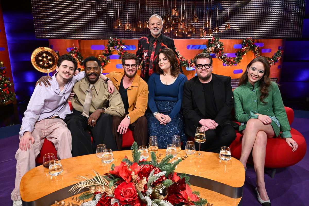 RadioTimes's tweet image. What to watch tonight: #GavinAndStacey's James Corden and Ruth Jones join Timothée Chalamet, Andrew Garfield, Colman Domingo and Laufey on TV's most packed couch for another #GrahamNorton Show at 10:40pm on BBC One and iPlayer ✨  #TheGNShow

radiotimes.com/programme/b-aj…✨