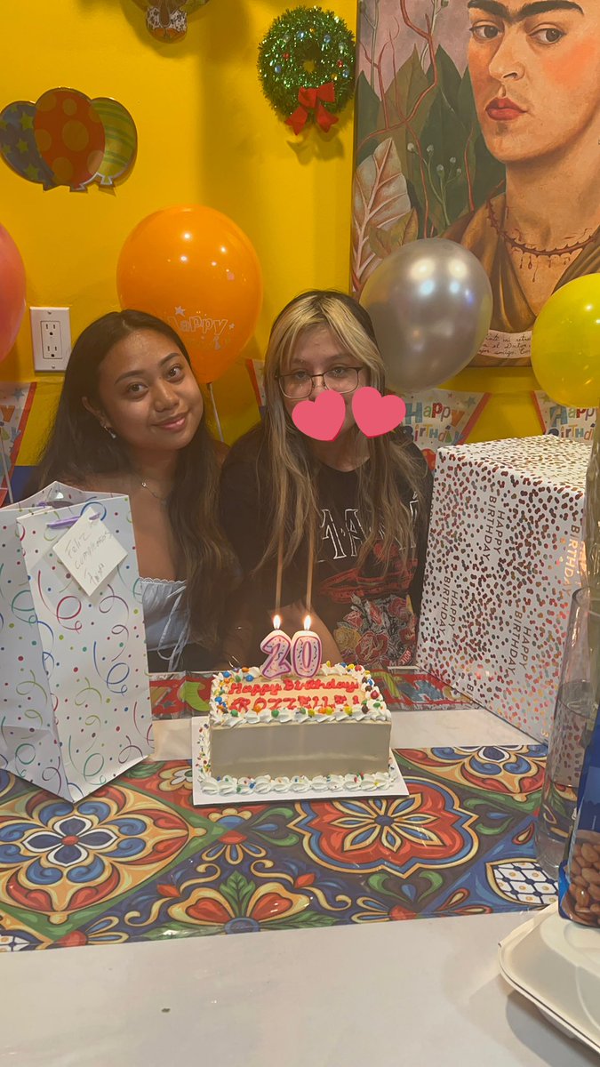 old pic of me and rozzelle at her birthday  !!! yayyyyyy bestie