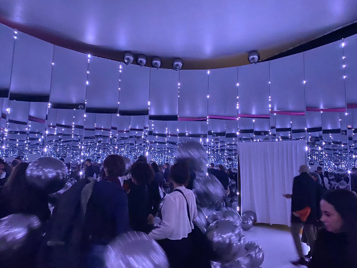 advisor_silla's tweet photo. Un viaggio emozionale che ti invita a riflettere su temi come la leggerezza dell’essere, il potere dell’immaginazione e la bellezza nelle piccole cose. #BallonMuseum è #Euphoria a La Nuvola di #Fuksas https://t.co/C6KLEM8yBR