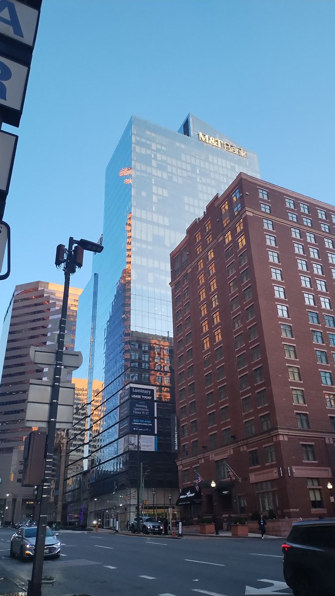 celliottmpa's tweet photo. 📍🌏 United States (AMNG) Downtown Baltimore showcases tall buildings, busy streets, and stunning scenery. A beautiful city full of unique sights to capture!
#amnglobal #monumentalmondays
#calmdays #streetphotography
#outdoorvisuals #falldays #md
#goingplaces #differentsights https://t.co/fkO0tNbWXA