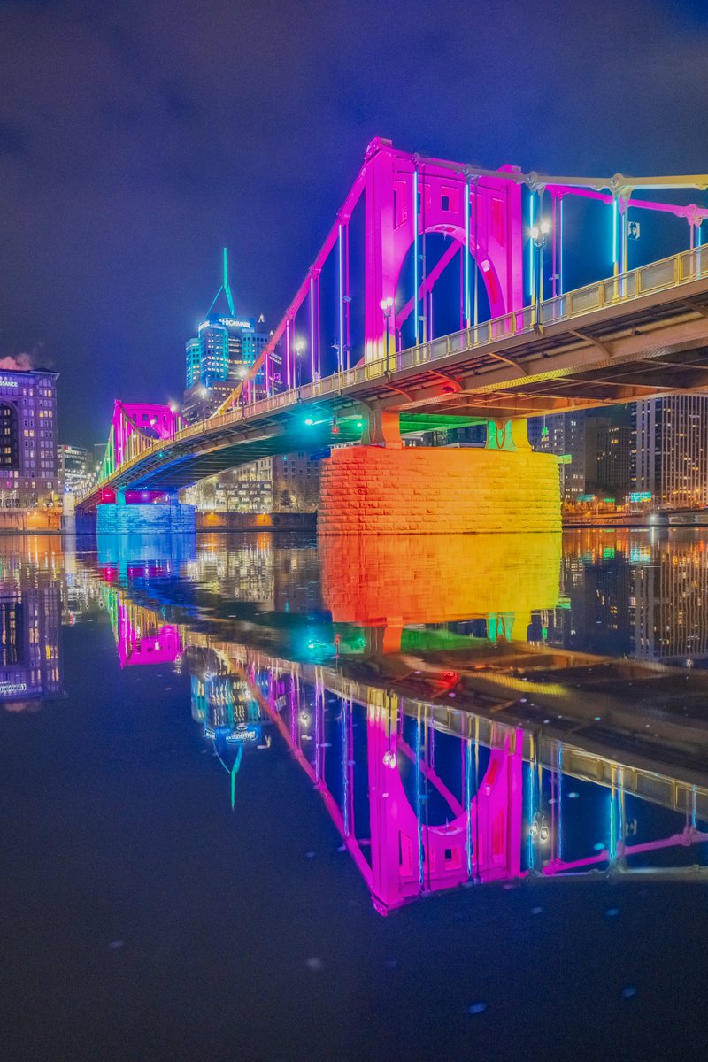 DaveDiCello's tweet photo. You know I'm really gonna miss the light show on Sister Bridges of #Pittsburgh in the New Year. It makes for such incredible images, especially when the water is as still as it was last week. The colors are just SO bright and vivid, it's like nothing I've captured before. https://t.co/gZ0bfRWZAK