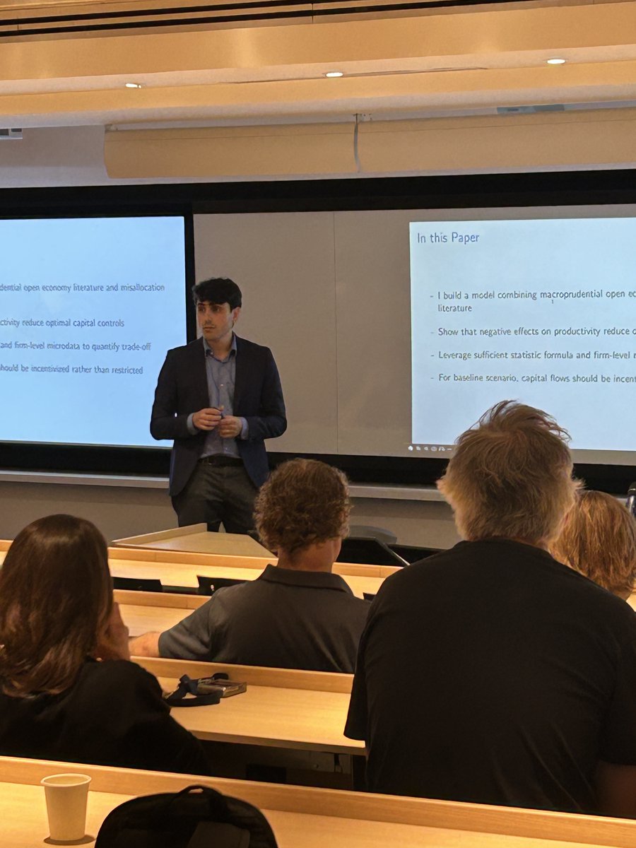 Departamento de Economía - U. de San Andrés (@econudesa) on Twitter photo Abriendo el primer bloque de nuestra 14° Conferencia Anual de Graduados, Emilio Zaratiegui <a href="/e_zaratiegui/">Emilio Zaratiegui</a>
(Columbia University) presenta “Macroprudential Policy with Firm Heterogeneity”
<a href="/columbia_econ/">Columbia Economics</a> Abriendo el primer bloque de nuestra 14° Conferencia Anual de Graduados, Emilio Zaratiegui <a href="/e_zaratiegui/">Emilio Zaratiegui</a>
(Columbia University) presenta “Macroprudential Policy with Firm Heterogeneity”
<a href="/columbia_econ/">Columbia Economics</a>