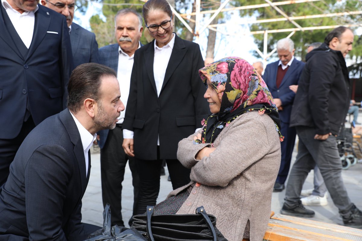 ozangulacti's tweet photo. Sokak sokak, cadde cadde dolaşarak, gönülden gönüle köprüler kurmaya devam ediyoruz. 

Milletimizden aldığımız güçle, #Cumhurİttifakı olarak samimiyetle çalışıyoruz. https://t.co/EyPzYRF2tg