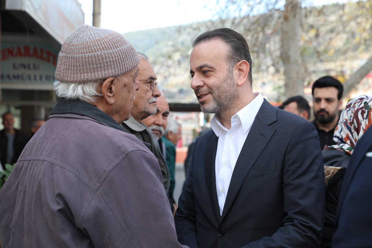 ozangulacti's tweet photo. Sokak sokak, cadde cadde dolaşarak, gönülden gönüle köprüler kurmaya devam ediyoruz. 

Milletimizden aldığımız güçle, #Cumhurİttifakı olarak samimiyetle çalışıyoruz. https://t.co/EyPzYRF2tg