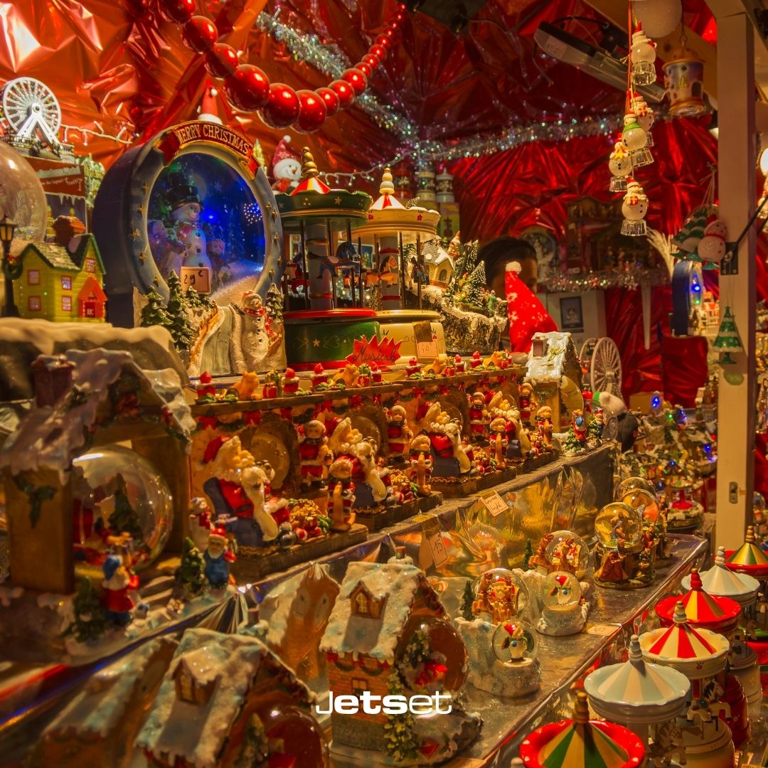 Fransa’nın güzide başkenti Paris, aralık ayında yılbaşı eğlenceleriyle şenleniyor. Bu sayede şehrin dört bir yanında yeni yıl kutlamaları görebilir; lüks, eğlence ve istediğinizde huzur bulabileceğiniz çeşitli aktivitelere dahil olabilirsiniz. 

bit.ly/3D22b24