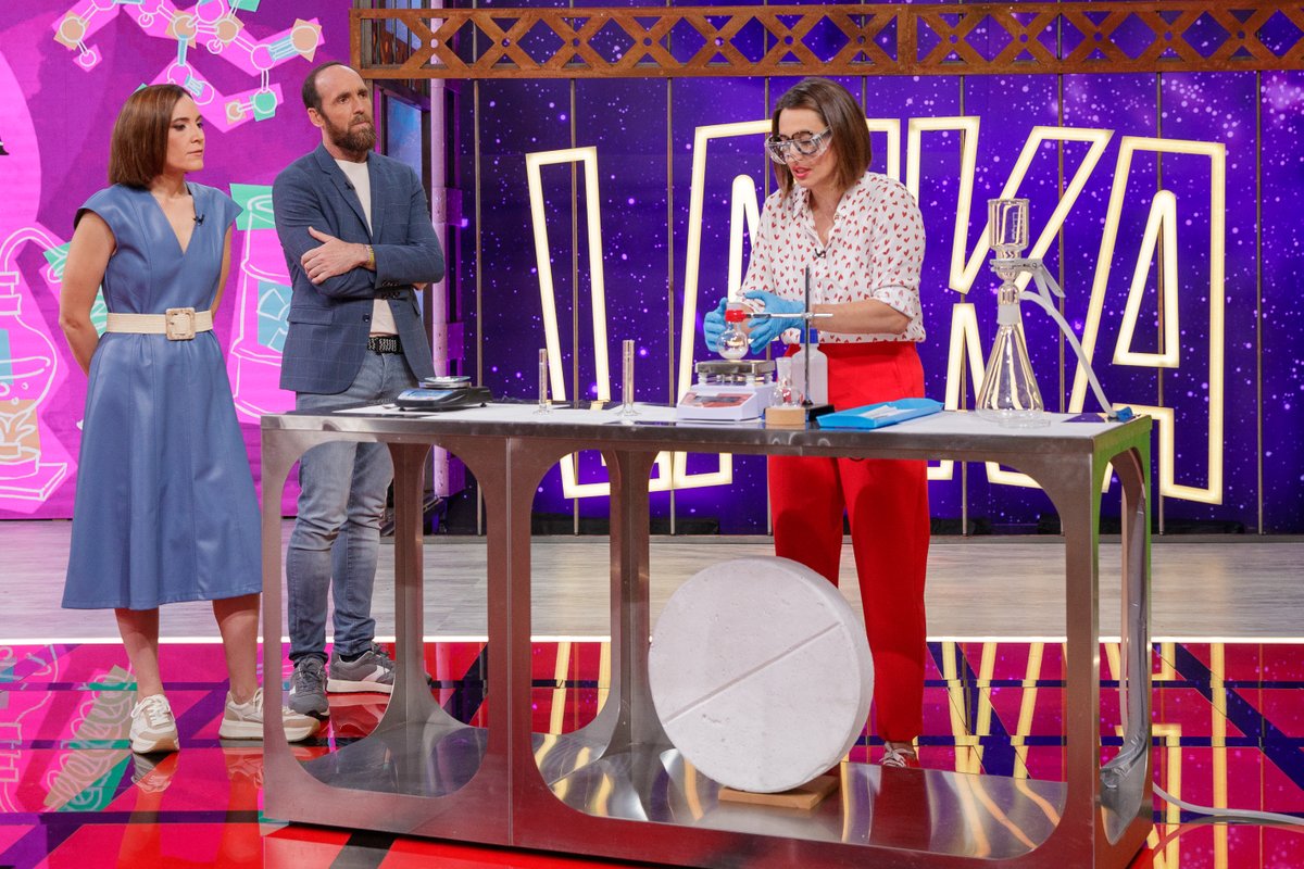 IMB-CNM-CSIC (@imb_cnm) on Twitter photo 🌟💫🎁Hoy vuelve #ÓrbitaLaika a <a href="/la2_tve/">La 2</a> 🎁💫🌟
<a href="/eli_prats/">Eli Prats</a> llevará la sección de Química en el programa 'Hospital', no te lo pierdas! Empieza a las 22:00h!📺
<a href="/orbitalaika_tve/">Órbita Laika</a> <a href="/CIBERBBN/">CIBER-BBN</a> <a href="/CSICdivulga/">CSIC Divulga</a> <a href="/CSICCat/">CSIC en Catalunya</a> 🌟💫🎁Hoy vuelve #ÓrbitaLaika a <a href="/la2_tve/">La 2</a> 🎁💫🌟
<a href="/eli_prats/">Eli Prats</a> llevará la sección de Química en el programa 'Hospital', no te lo pierdas! Empieza a las 22:00h!📺
<a href="/orbitalaika_tve/">Órbita Laika</a> <a href="/CIBERBBN/">CIBER-BBN</a> <a href="/CSICdivulga/">CSIC Divulga</a> <a href="/CSICCat/">CSIC en Catalunya</a>
