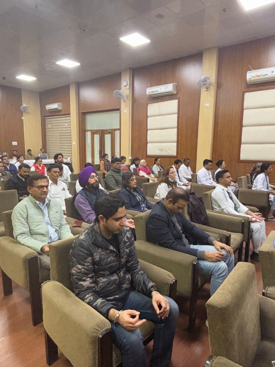 DDNewslive's tweet photo. @Gurudev @ArtofLiving Meditation session organised at Northern Railways central hospital for doctors and medical staff

21 Dec to be observed as World Meditation Day by the @UN 

#Meditation https://t.co/JAdfGQHWDx