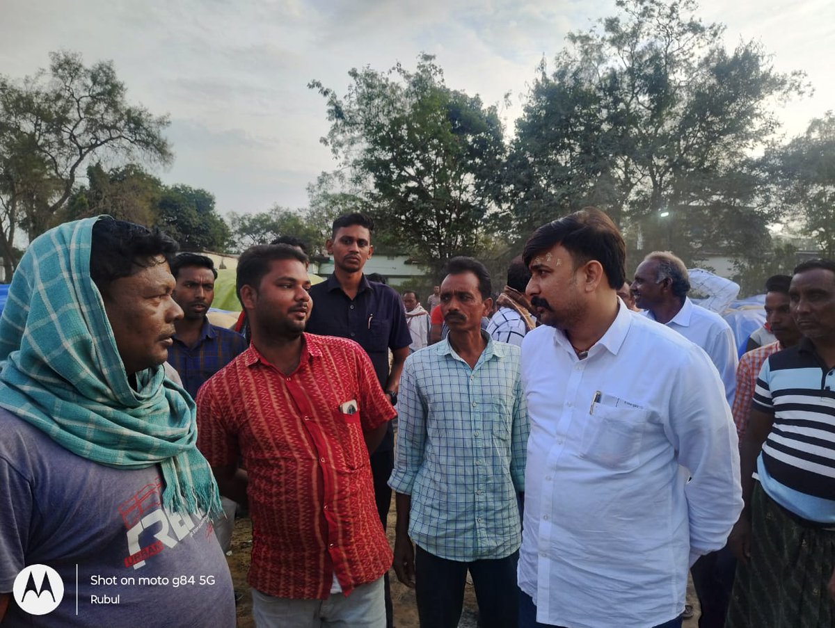 irasisacharya's tweet photo. ଆଜି ମୋର ବିଧାନସଭା ଅନ୍ତର୍ଗତ ସୋହେଲା ବ୍ଲକର ପାଣିମୋରା ମଣ୍ଡି ପରିଦର୍ଶନ କରି ଚାଷୀ ଭାଇ ମାନଙ୍କ ସହ ଧାନ କ୍ରୟ ପ୍ରକ୍ରିୟାକୁ ନେଇ ଆଲୋଚନା କଲି ll
#paddy #Dhanmondi
#panimora #SohelaBlock
#BhatliConstituency https://t.co/pkKAOdK7ch