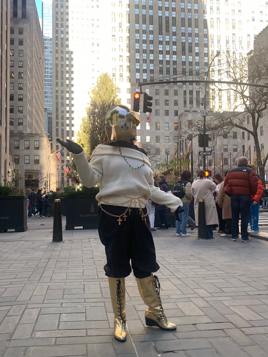 Nobleclipse's tweet photo. MORE FROM THE GABRIEL NYC PHOTOSHOOT! Thank you again to https://t.co/5EiONpzsEt on Bluesky for being my photographer! #Ultrakill https://t.co/AjKiaZsuOw