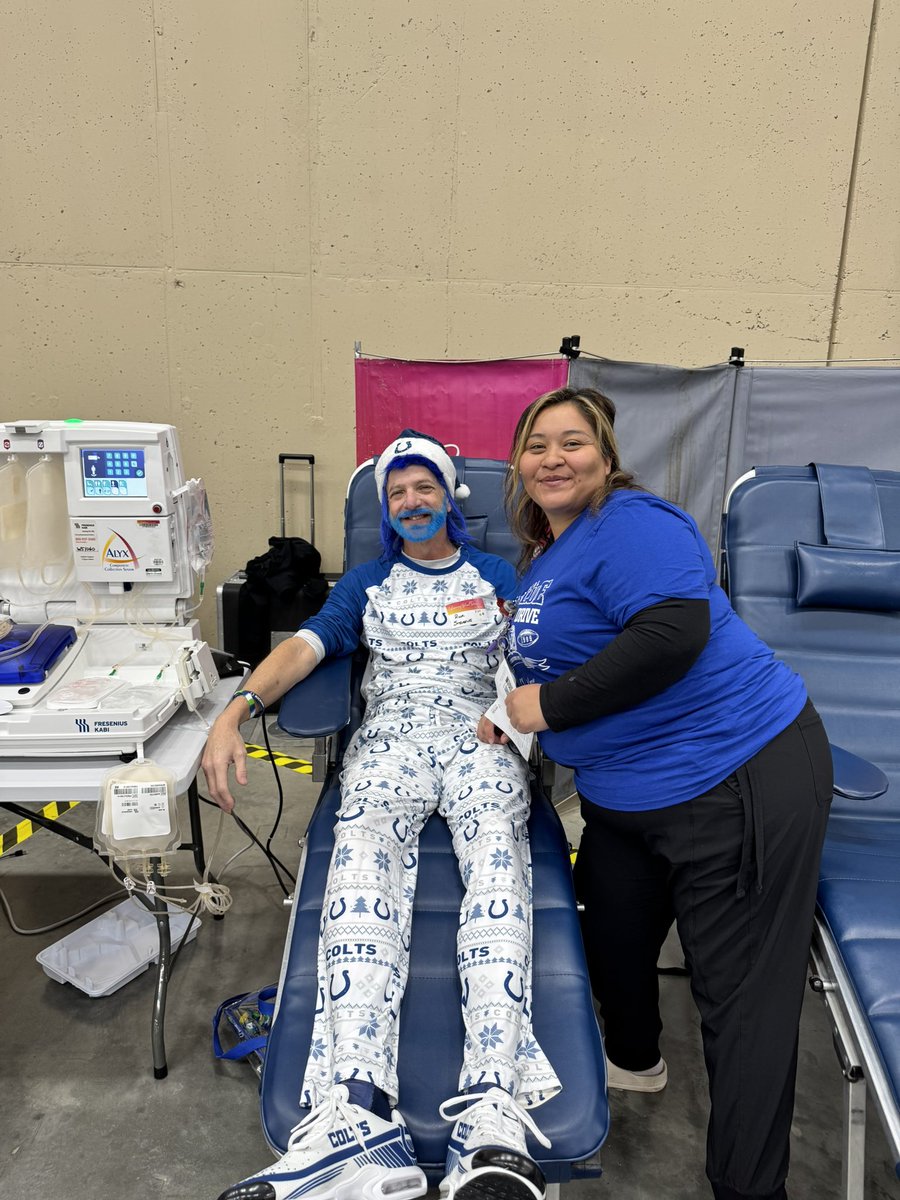 RickStevens63's tweet photo. Bleed Blue Blood Drive
@LucasOilStadium @indianablood #DoubleRed @coltscommunity @ColtsLife https://t.co/A1pJewtBoL