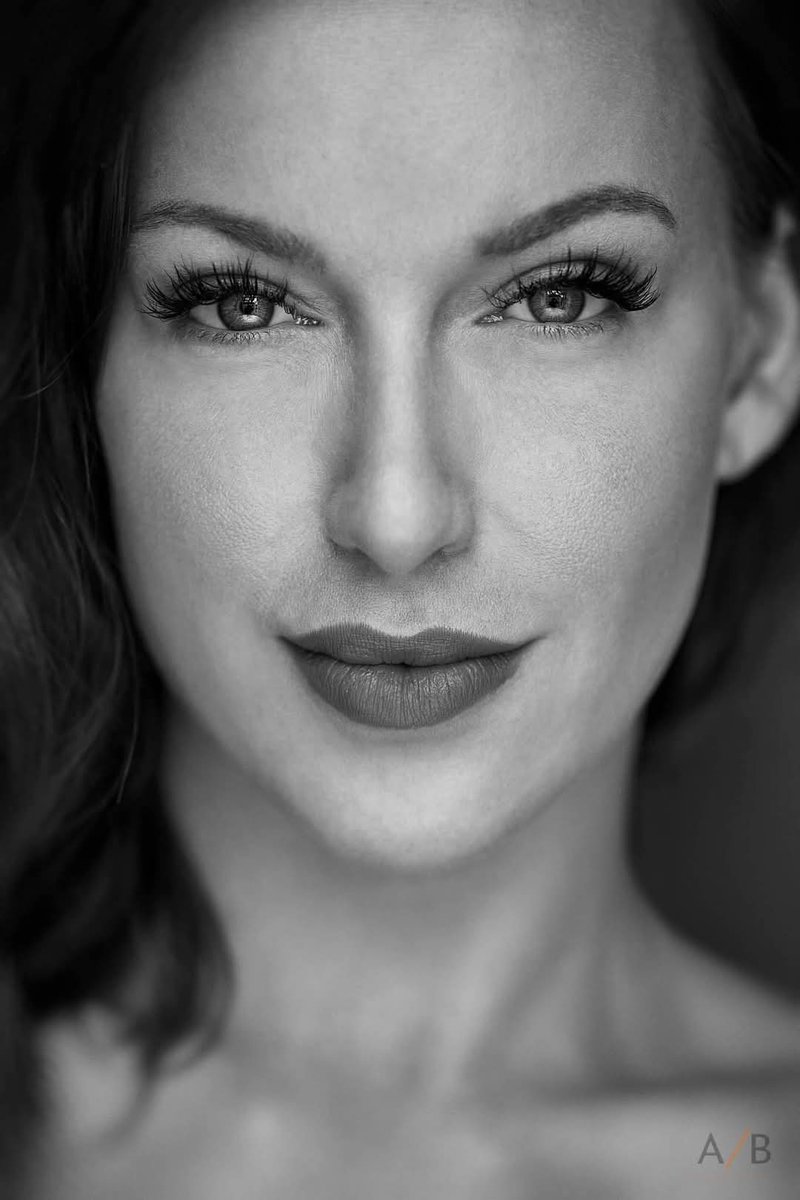 AgniesskaS's tweet image. Allow me to formally introduce myself, since people continue to call me bro 😂 💚💚
My name is Agniesska. I am 33 years old, and have a son who is 13, and I am from Denmark 💚 I have been involved in Web3 for almost 3 years, and has learned everything myself, since there is no…